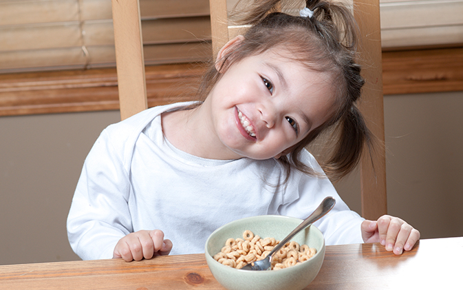 Image aperçu article Petit-déjeuner : que contiennent les céréales préférées de vos enfants ?